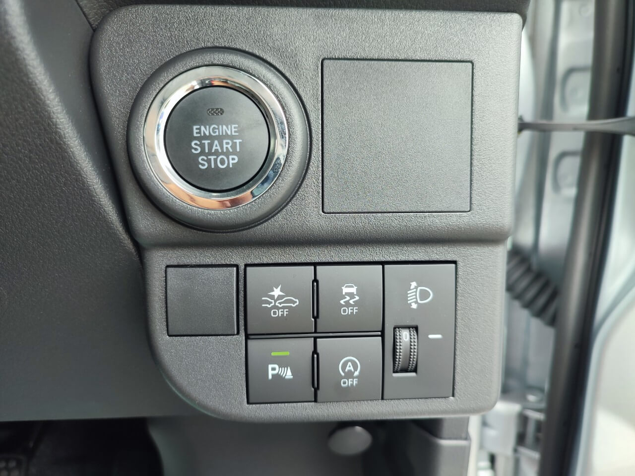 2022 Daihatsu Hijet Deck Van add image thumbnail